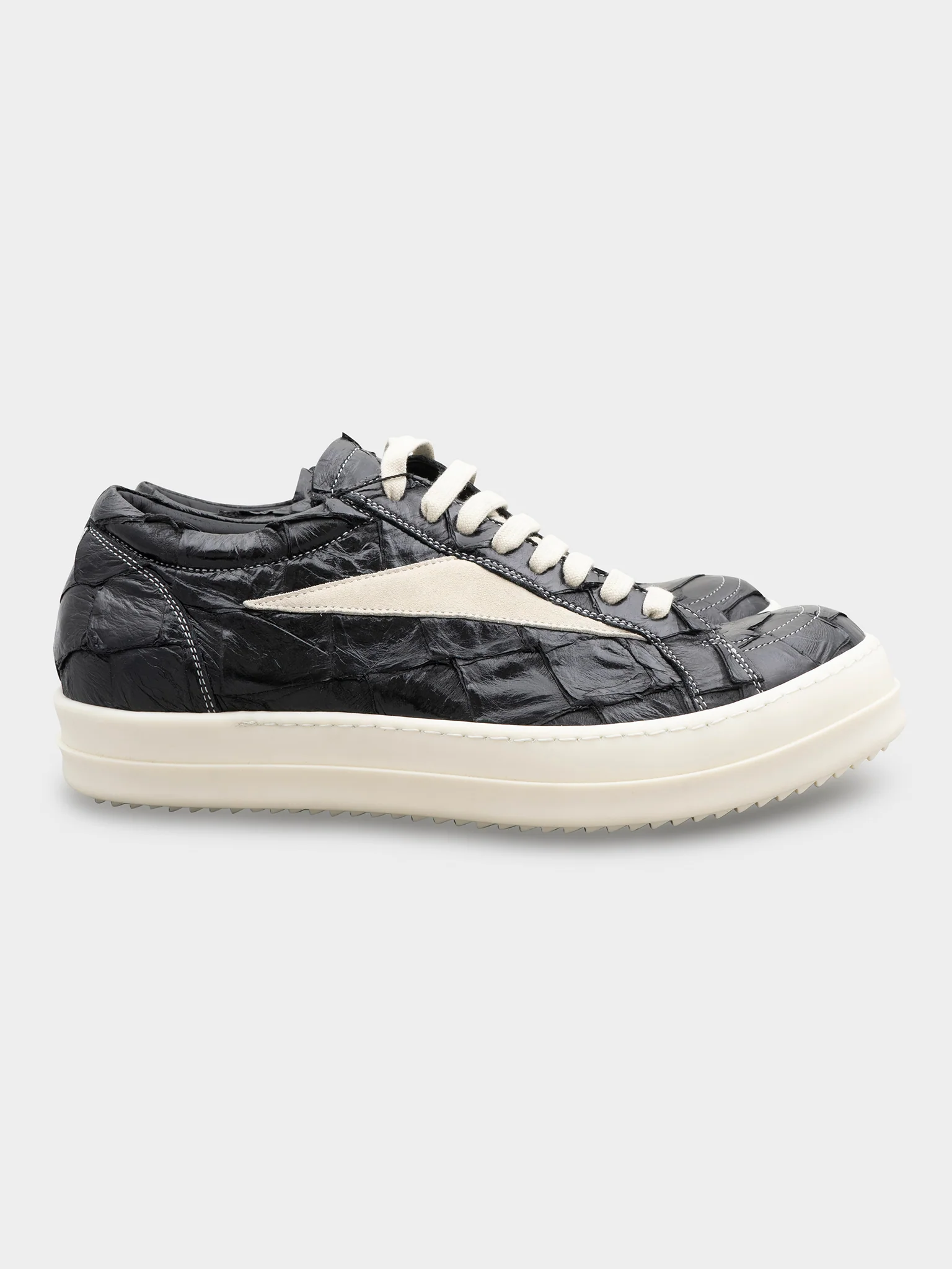 1/24 Pirarucu Fish Vintage Sneakers - Image 5