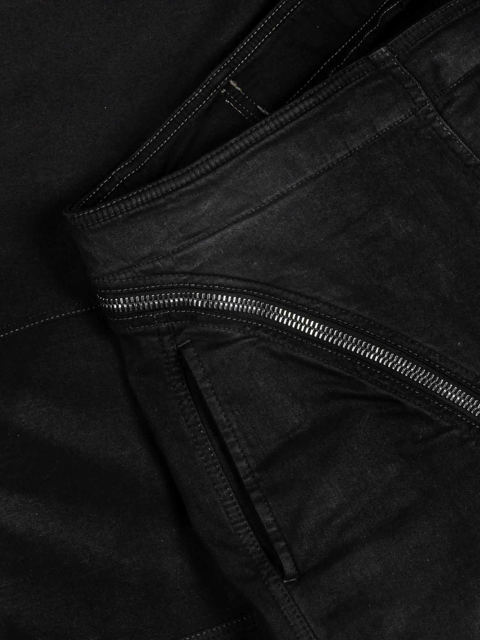 Aircut Shorts - Image 2