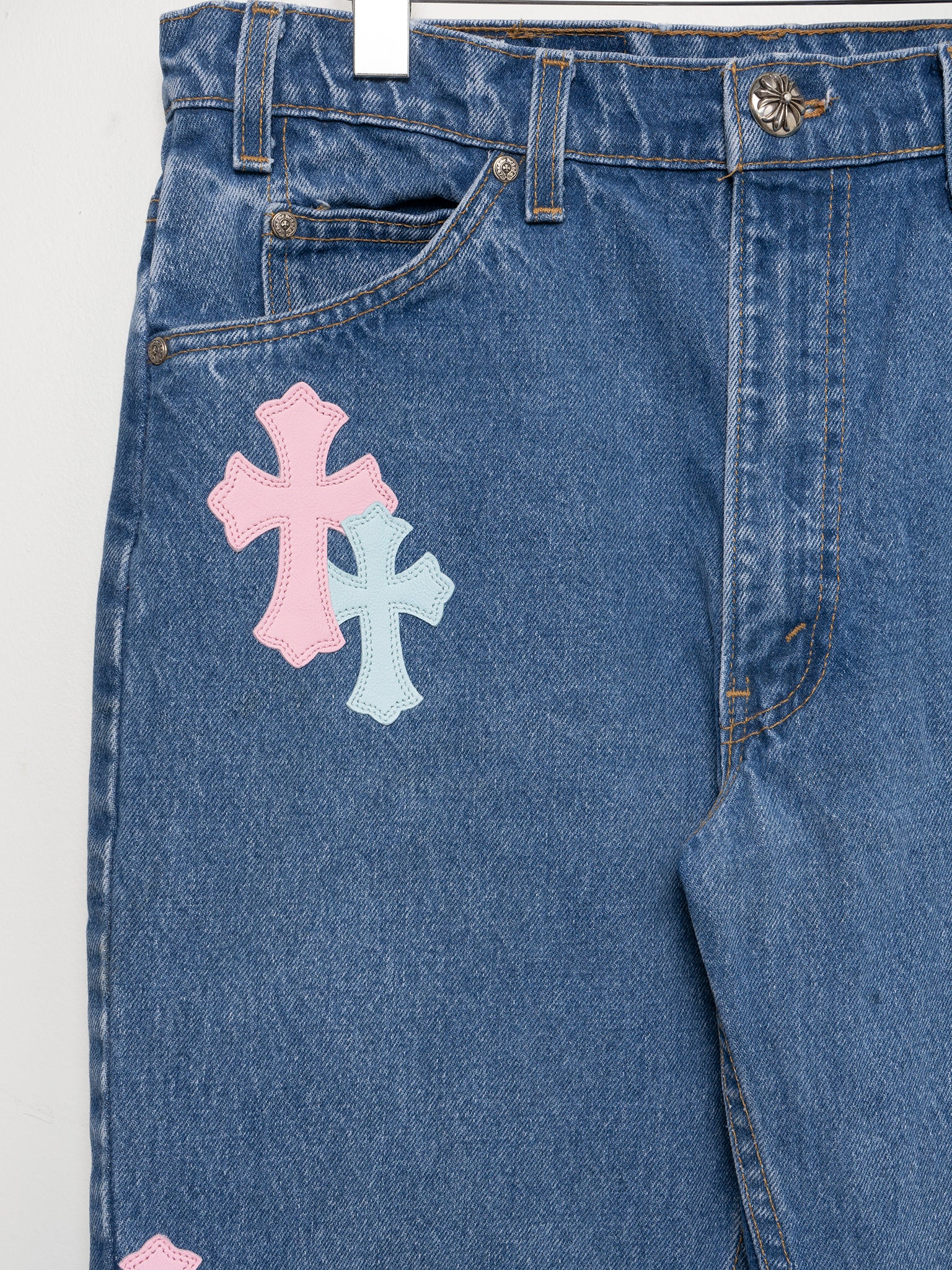 Art Basel (Bubblegum)  Levis - Blue/Pink - Image 2