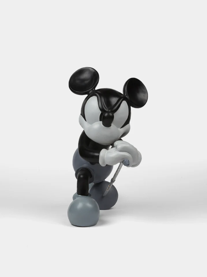 Big Mickey Statue - Image 2