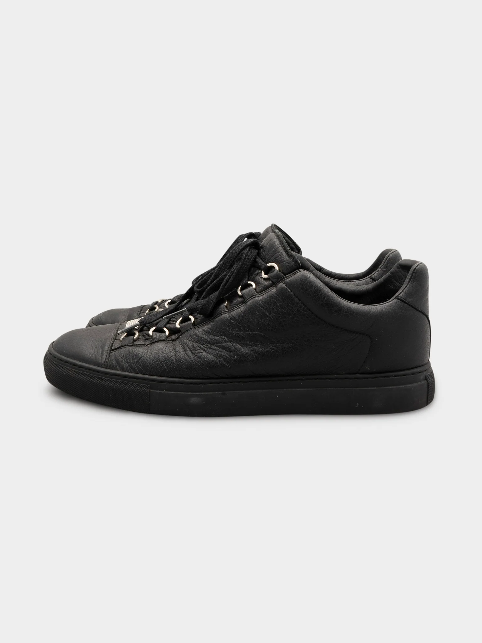 Black Arenas - Image 3