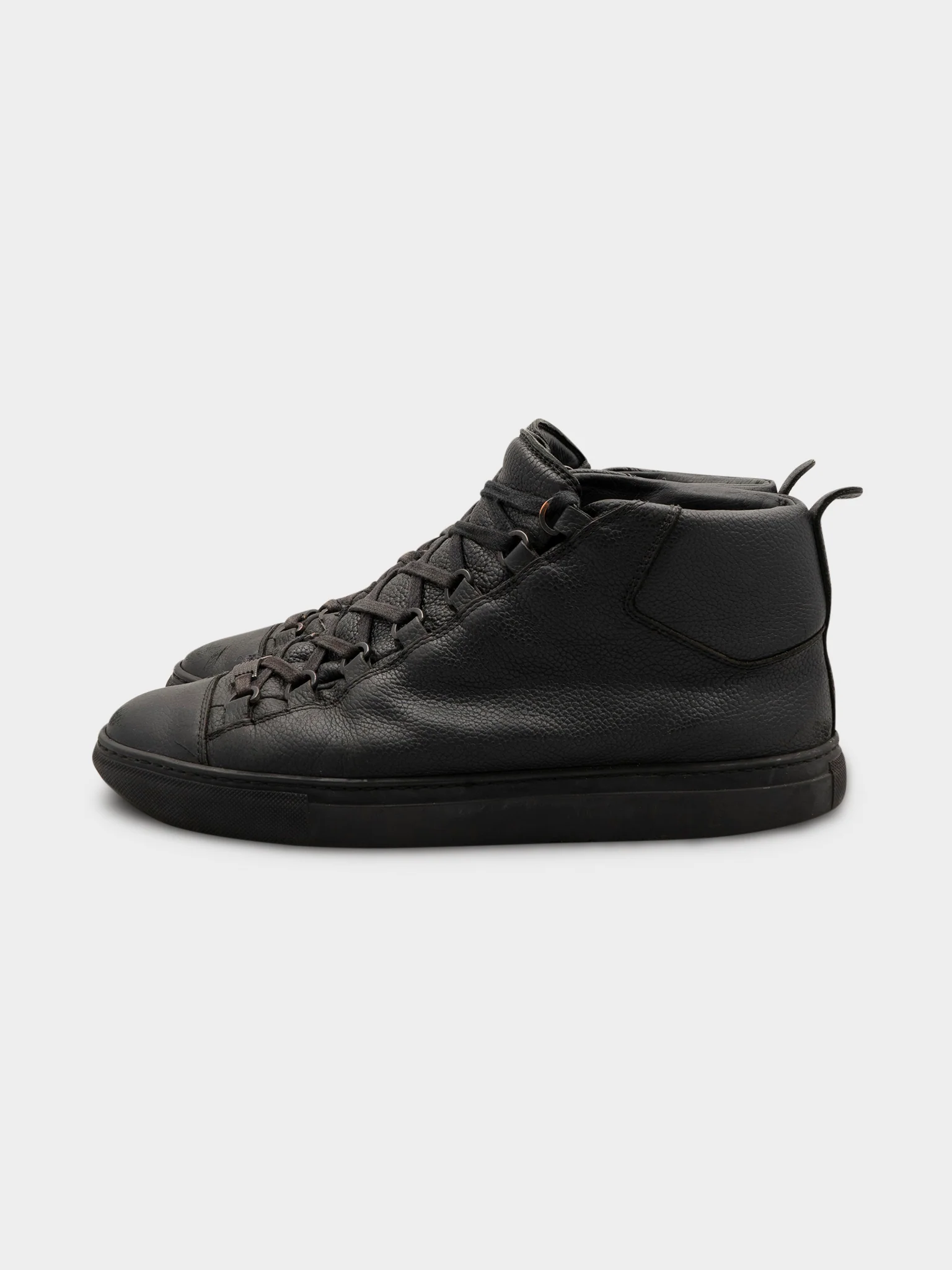 Black Arenas - Image 4