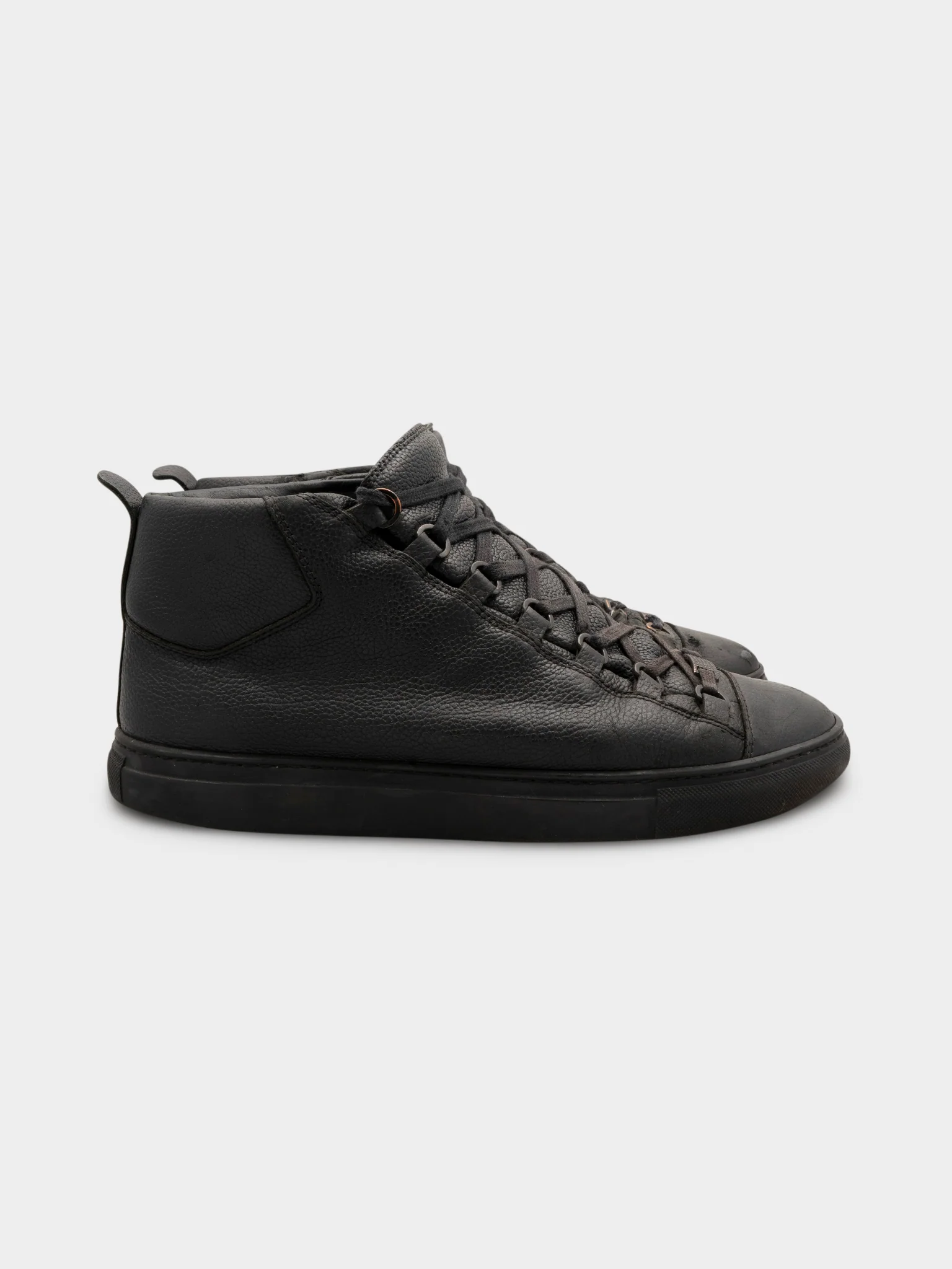 Black Arenas - Image 6