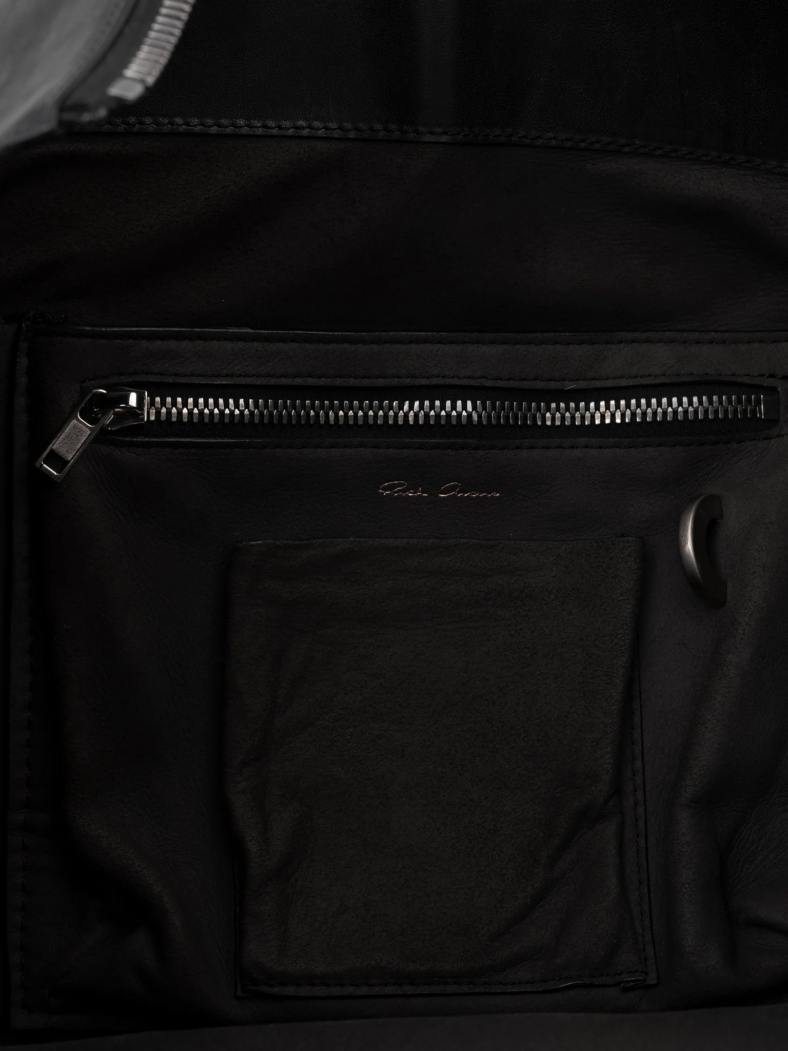 Huge Leather Keepall Bag - Image 8