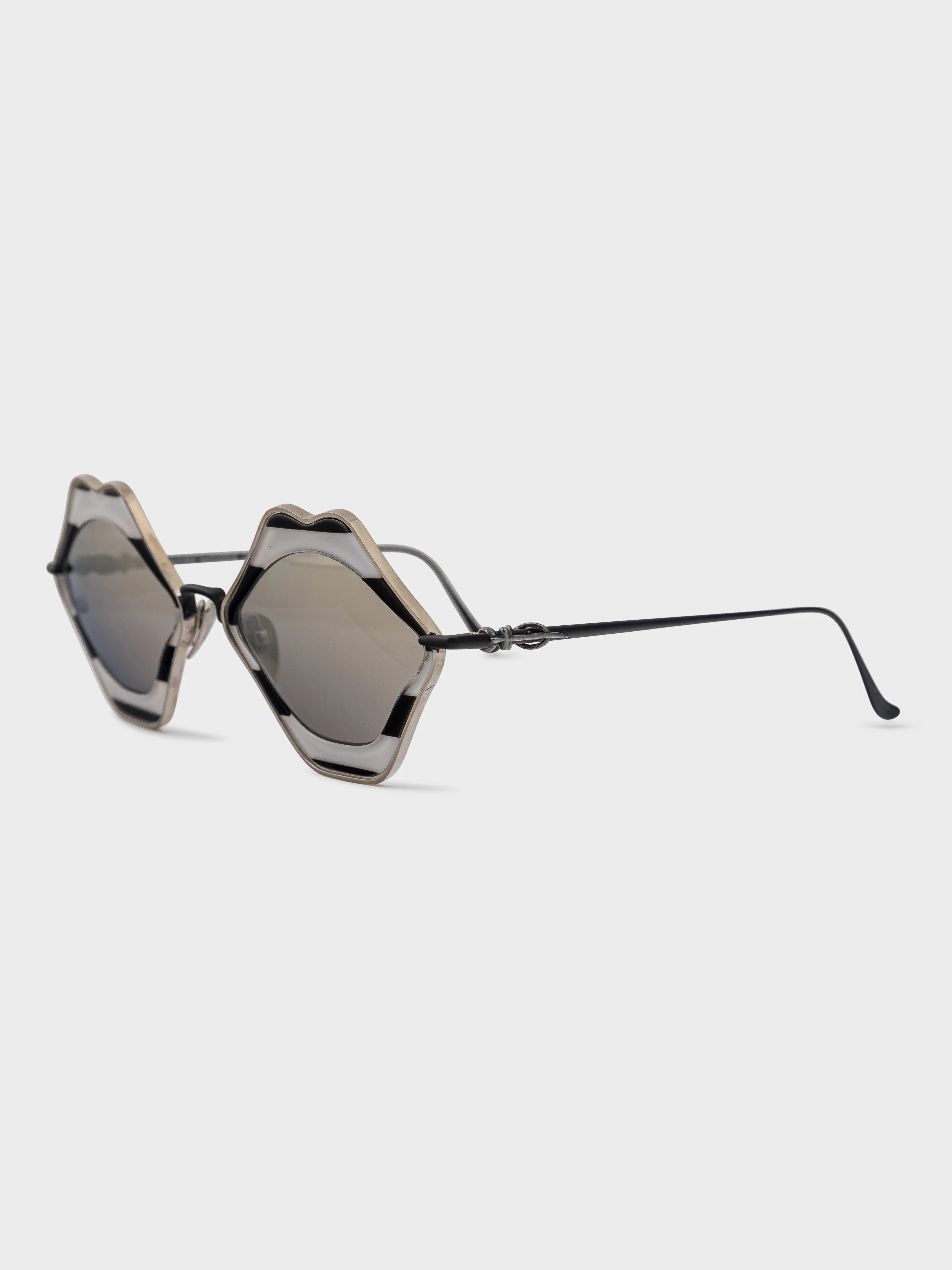 1/100 Matty Boy Chomper Sunglasses - Image 2