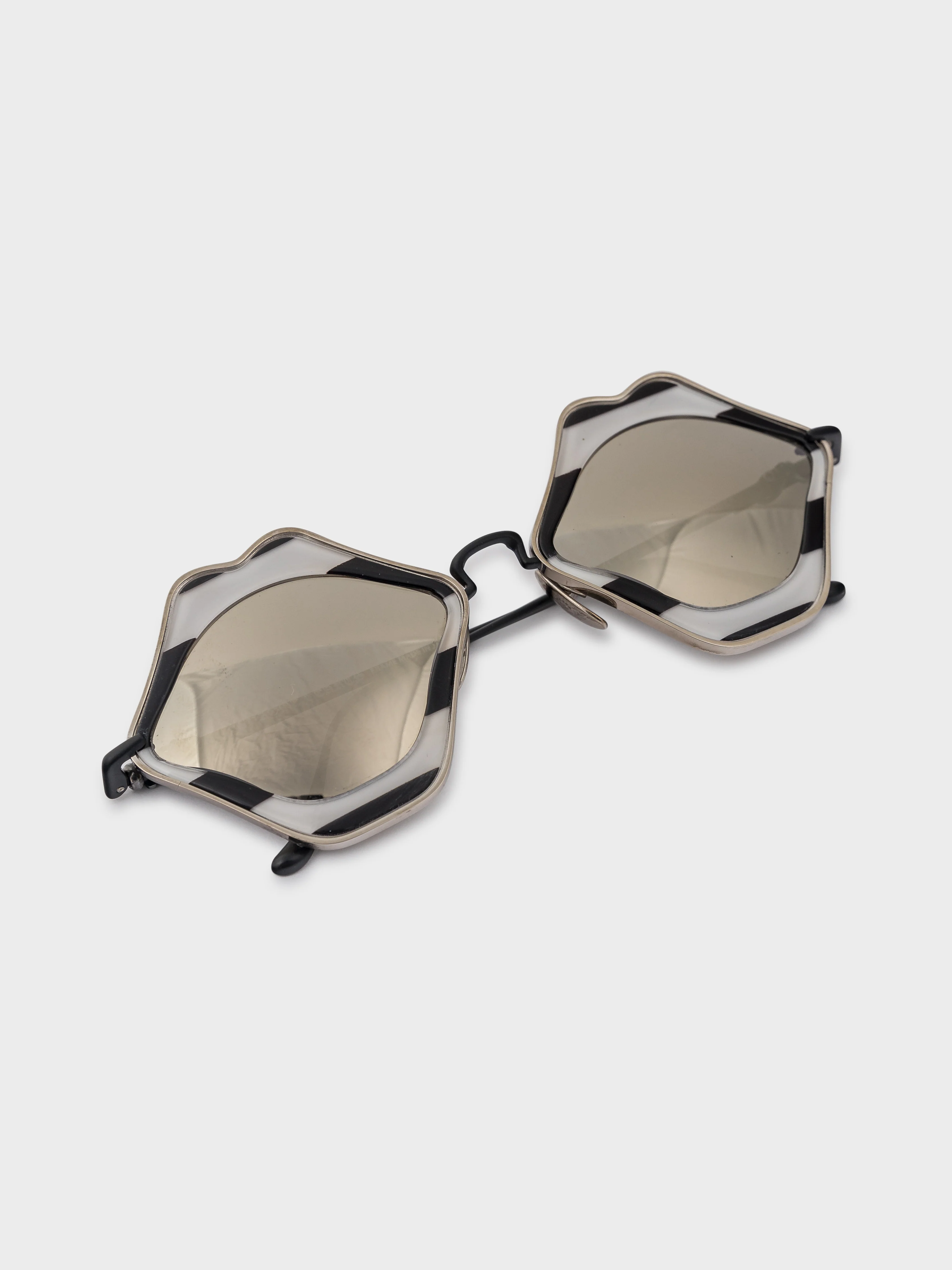 1/100 Matty Boy Chomper Sunglasses - Image 4