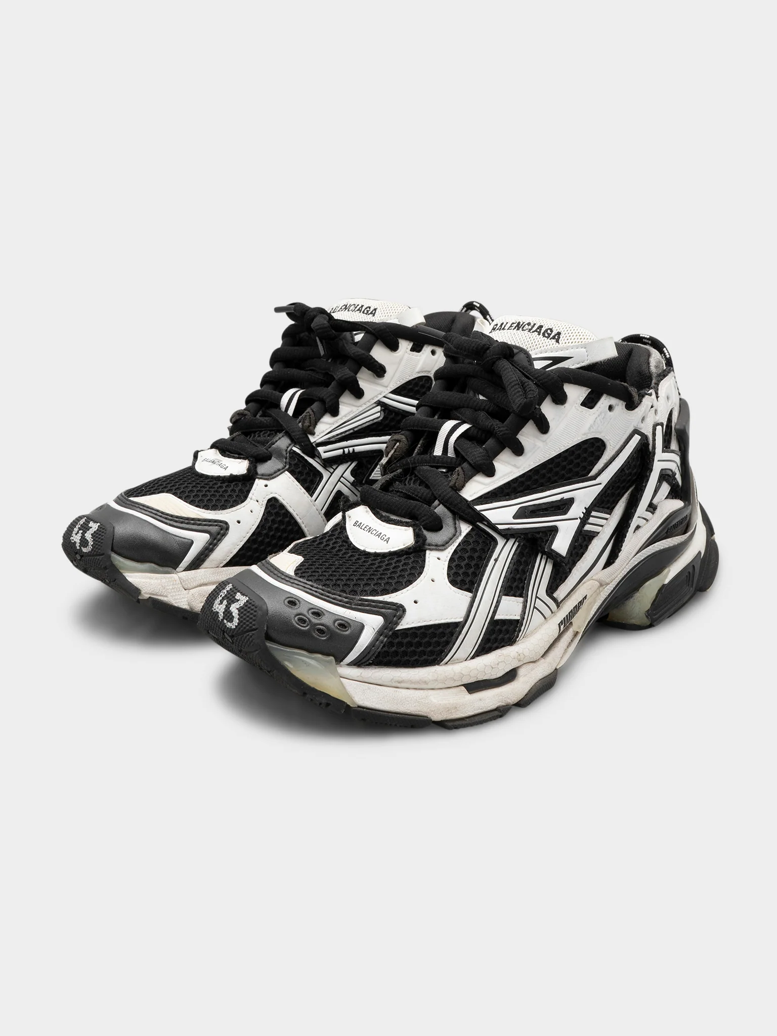 Runner Sneakers