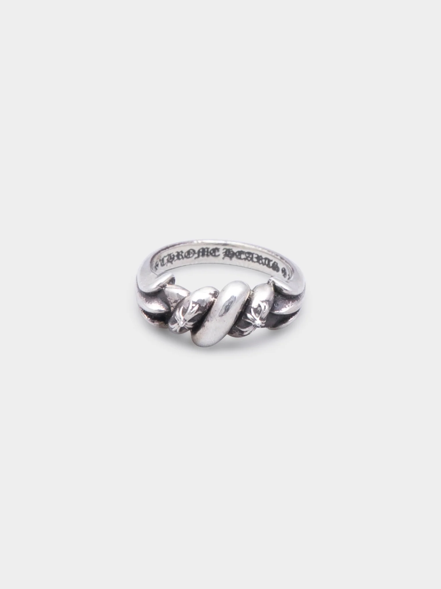 Tiny E Knot Ring